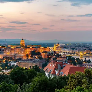 Apartment On Gellert Hill Downtown With Free Garage & Castle View, Budapest